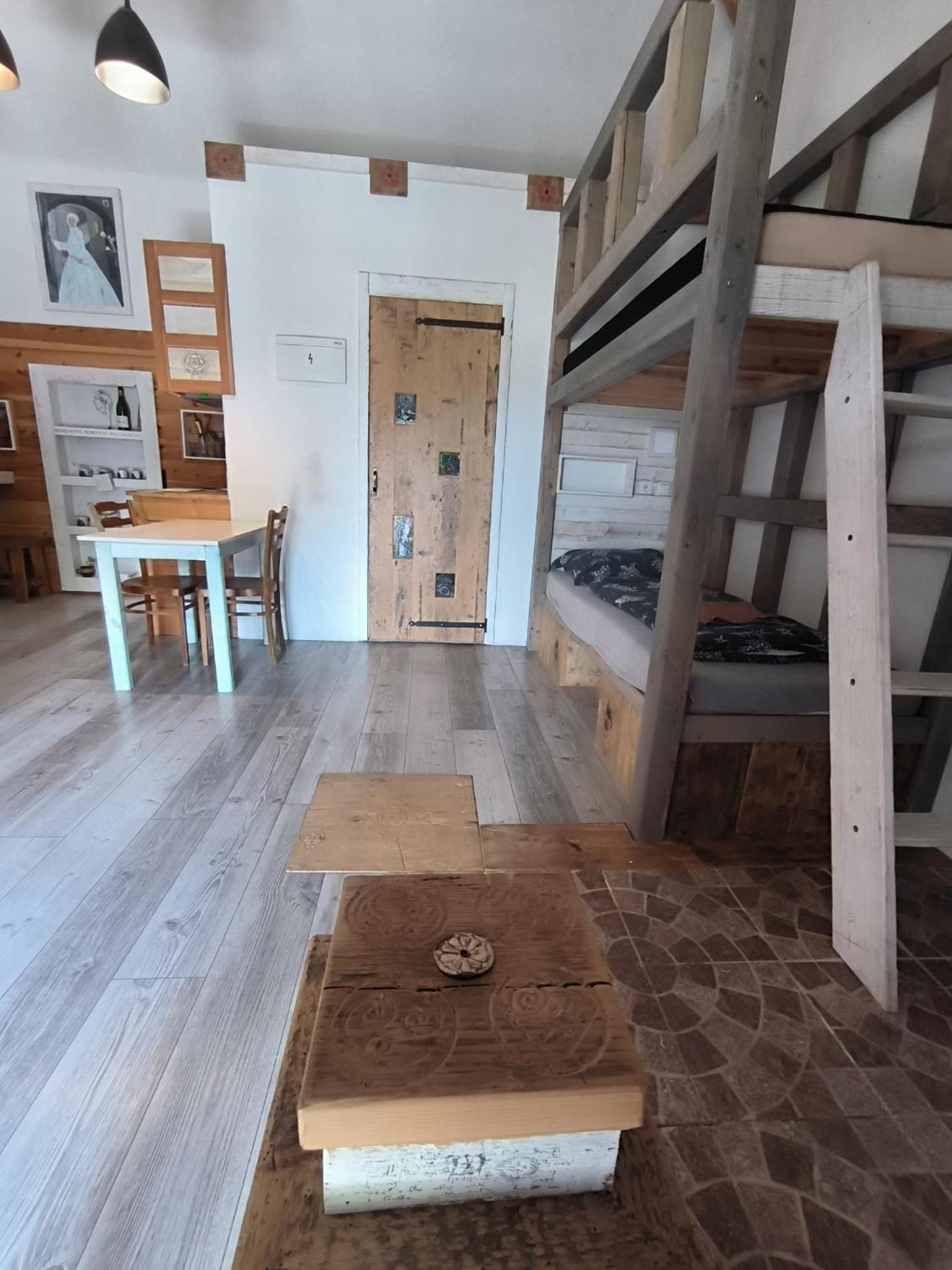Pokojiky Na Vetrne Malsin Buitenkant foto